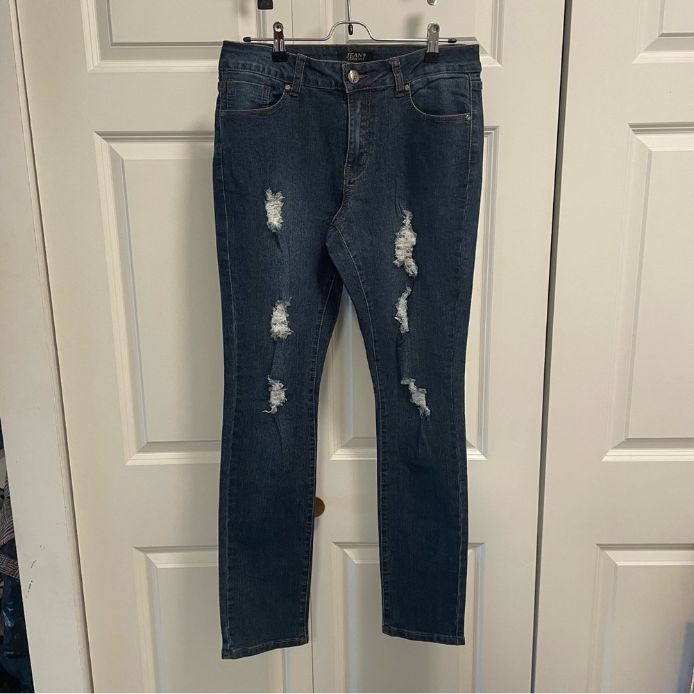 Blue Skinny Jeans with Classic Distressed Style